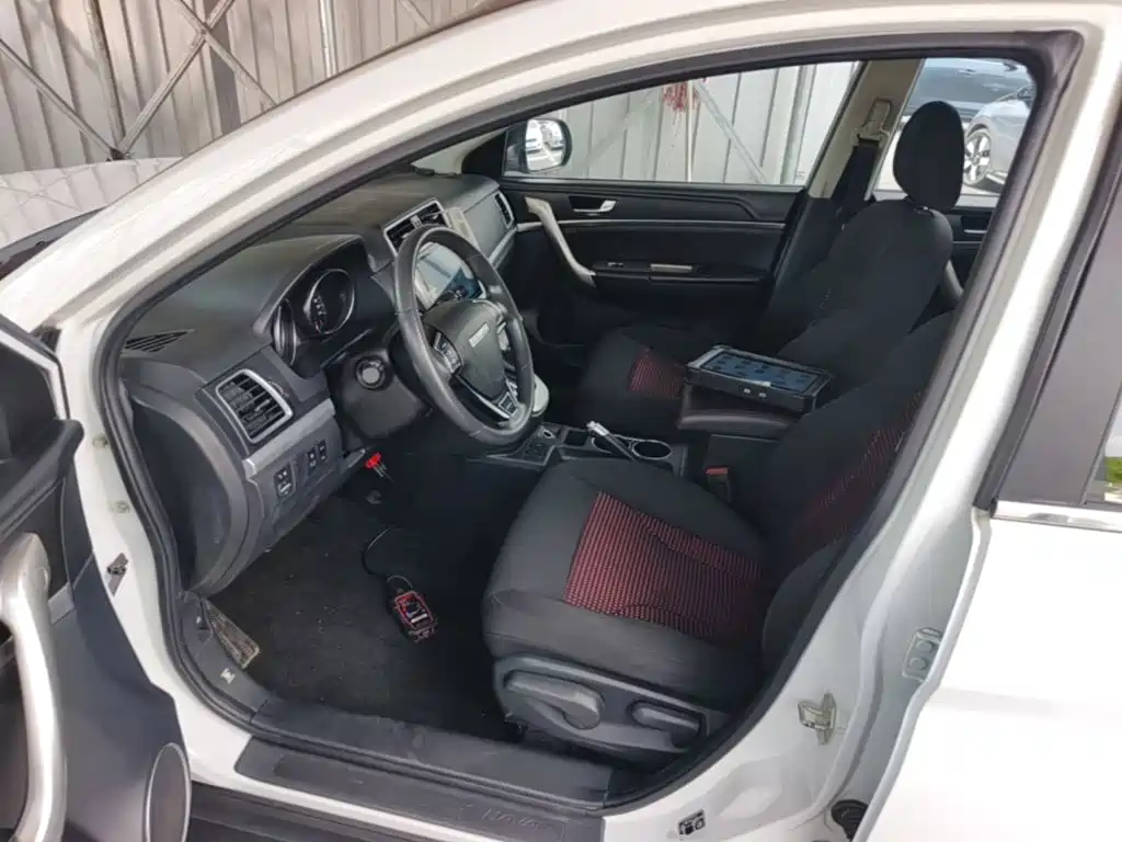 Фото 16 - Haval M6