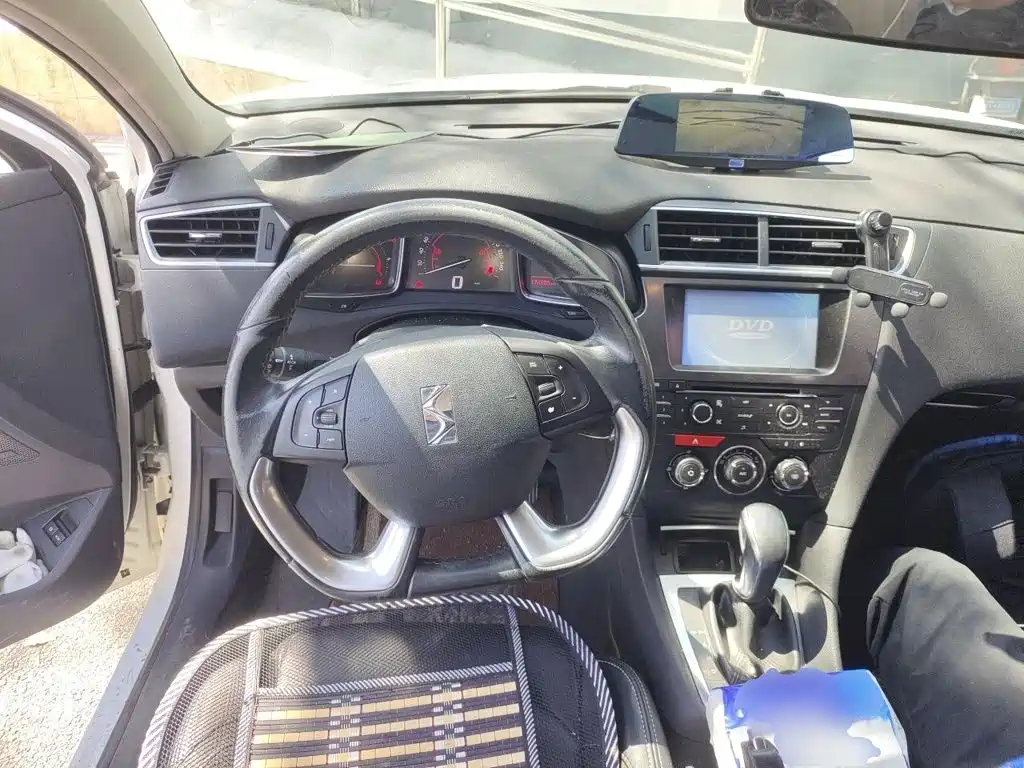 DS 5LS 2014 2014 1.8L Automatic Comfort VTi140