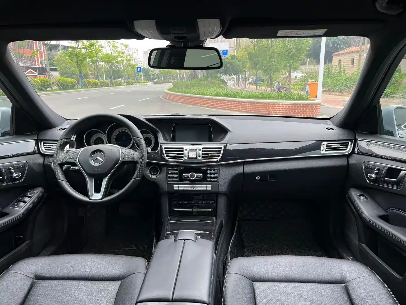 Mercedes-Benz E-Class 2014 Facelift E 260 L Sport фото 6