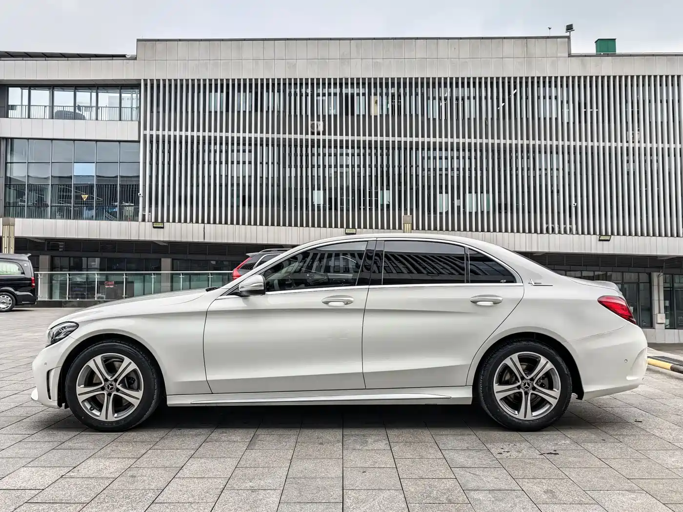 Mercedes-Benz C-Class 2020 C 260 L Sport фото 4