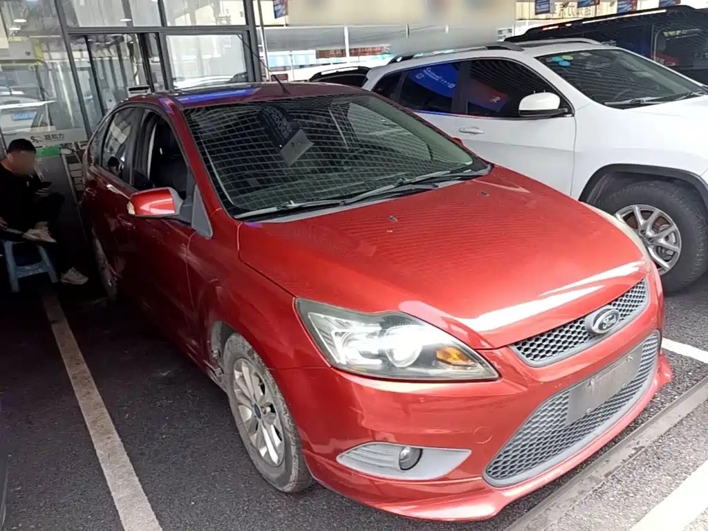 Фото 4 - Ford Focus