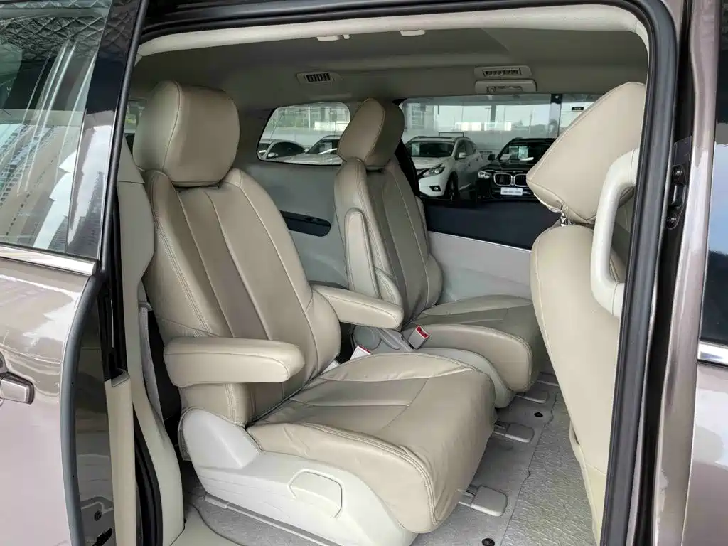 Фото 33 - Buick GL8
