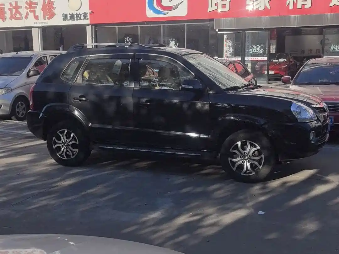 Фото 3 - Hyundai Tucson