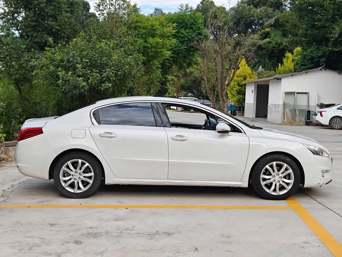 Peugeot 508 2012 2012 2.0L Automatic Luxury Edition