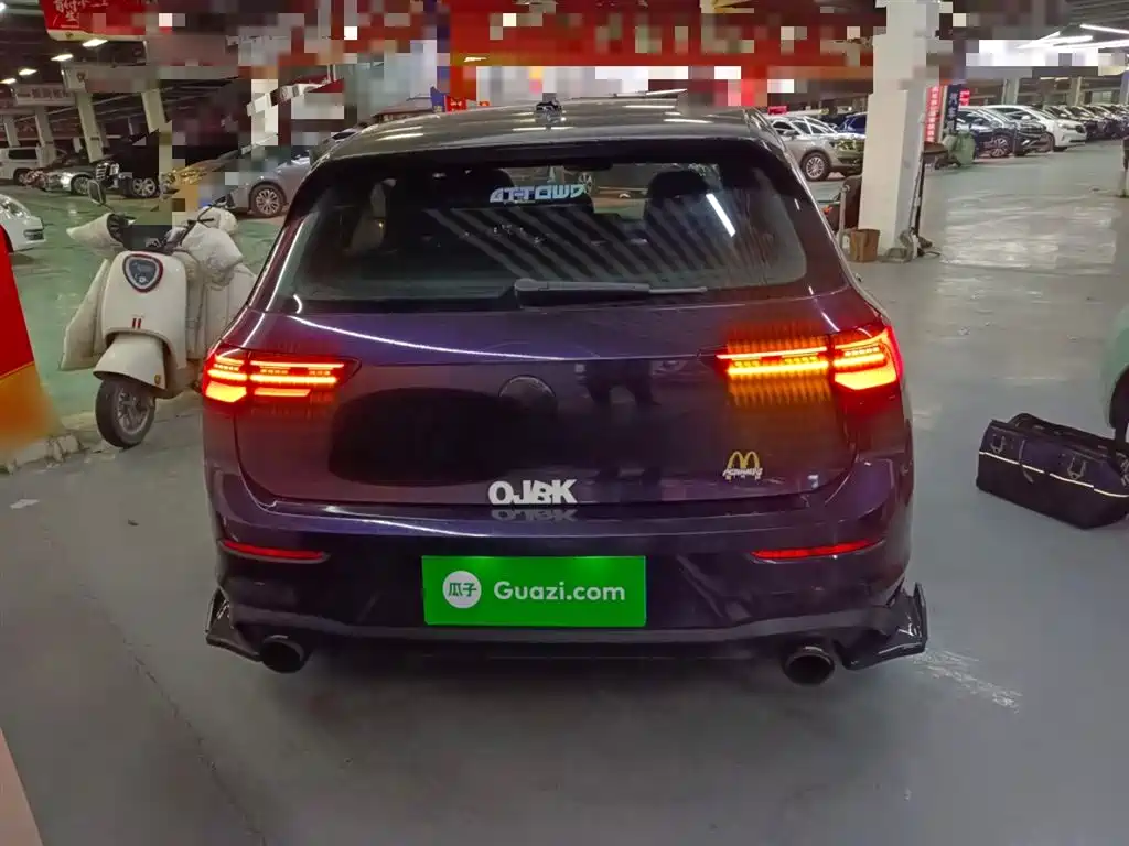 VOLKSWAGEN GOLF