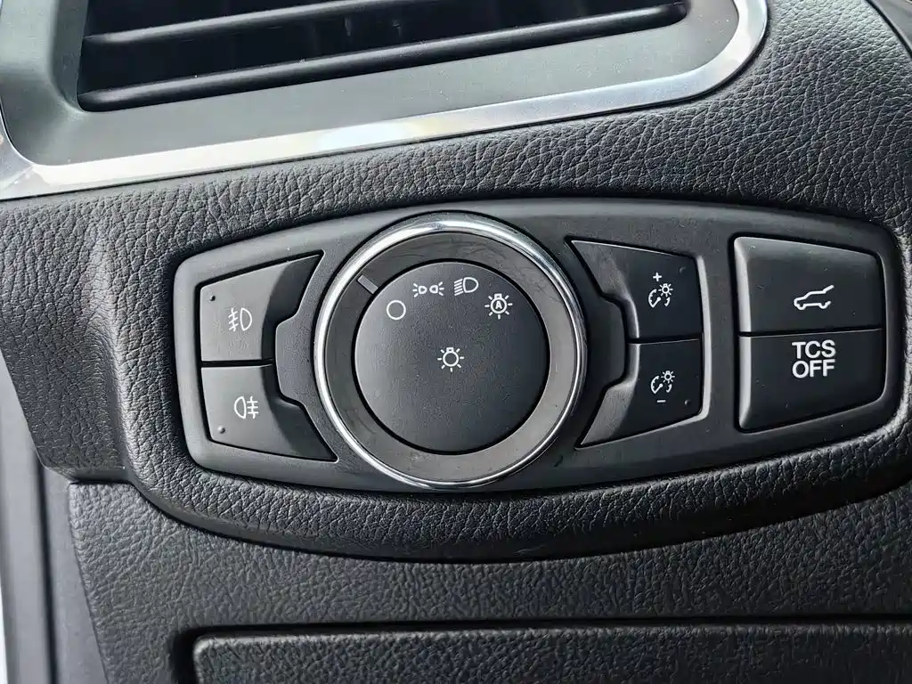 Фото 21 - Ford Edge