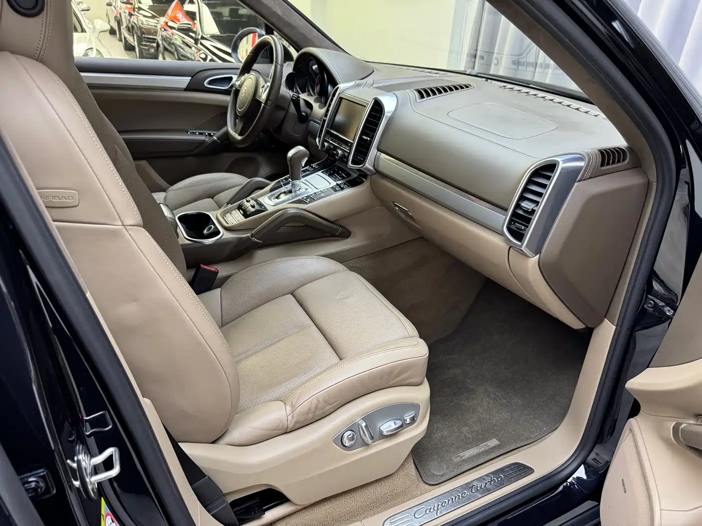 Porsche Cayenne 2011 Cayenne Turbo 4.8T фото 16