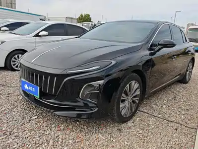 Hongqi E-QM5