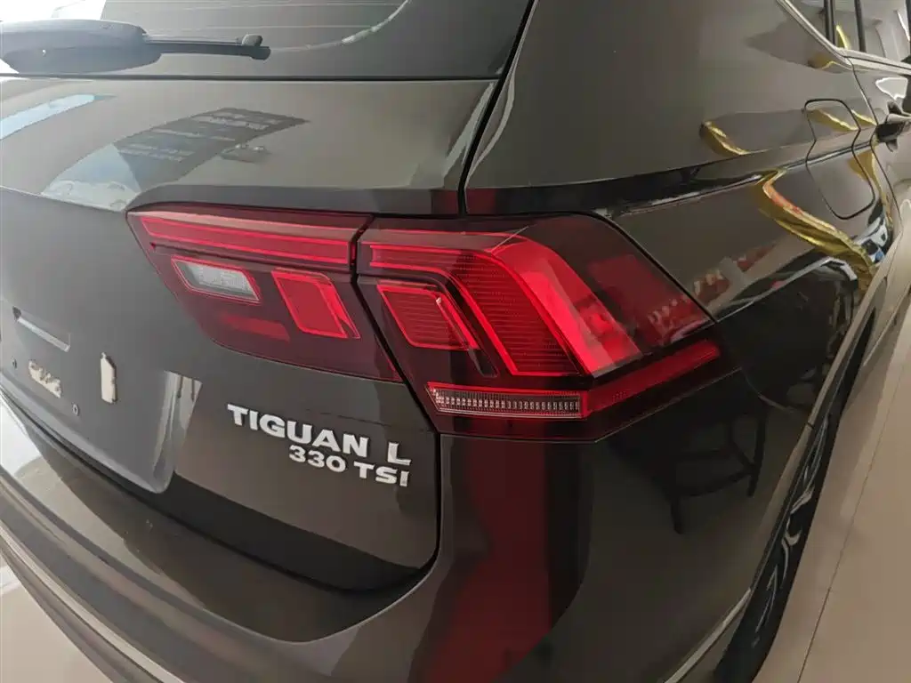 Volkswagen Tiguan L 2018 330TSI Automatic 2WD Luxury Edition фото 8
