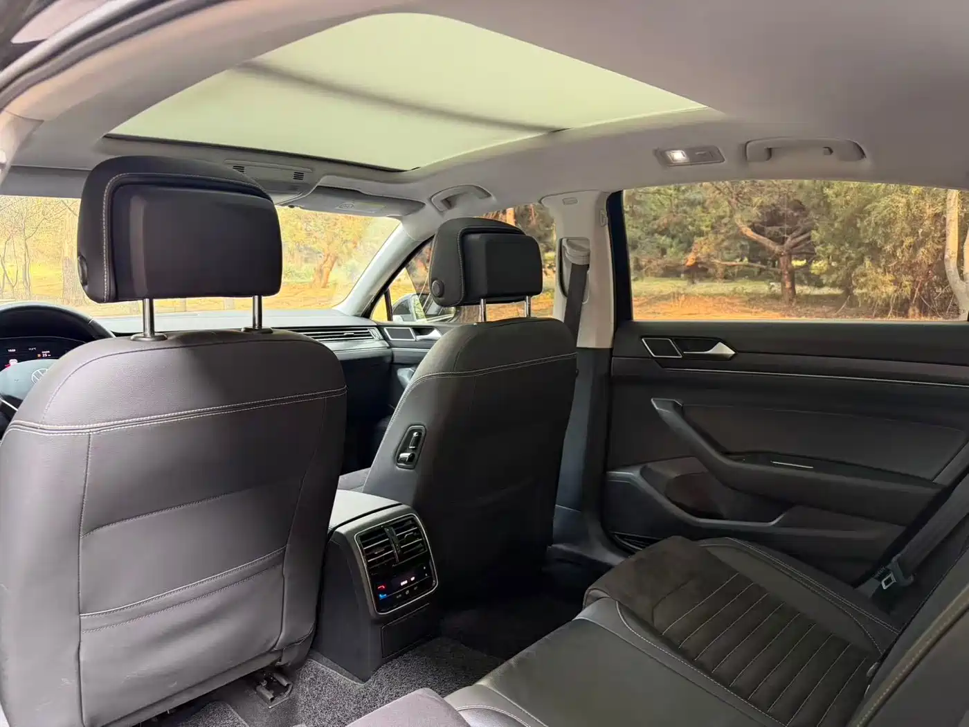 Volkswagen Magotan 2021 330TSI DSG 30th Anniversary Edition фото 15