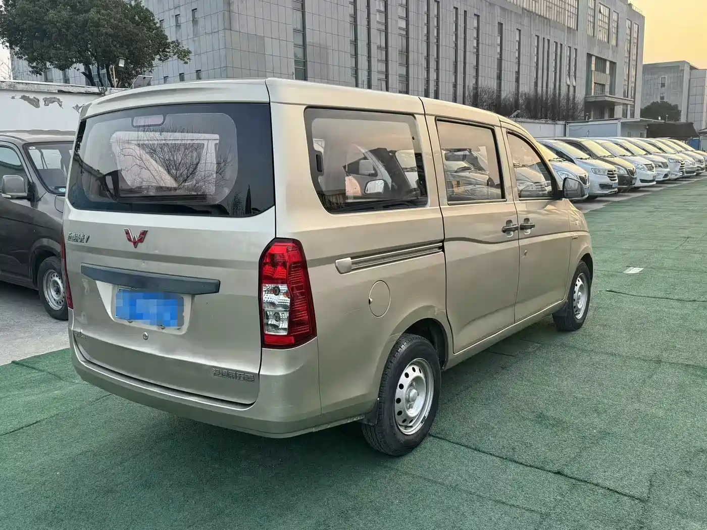 Wuling Motors Wuling Rongguang V 2017 2016 1.5L Standard