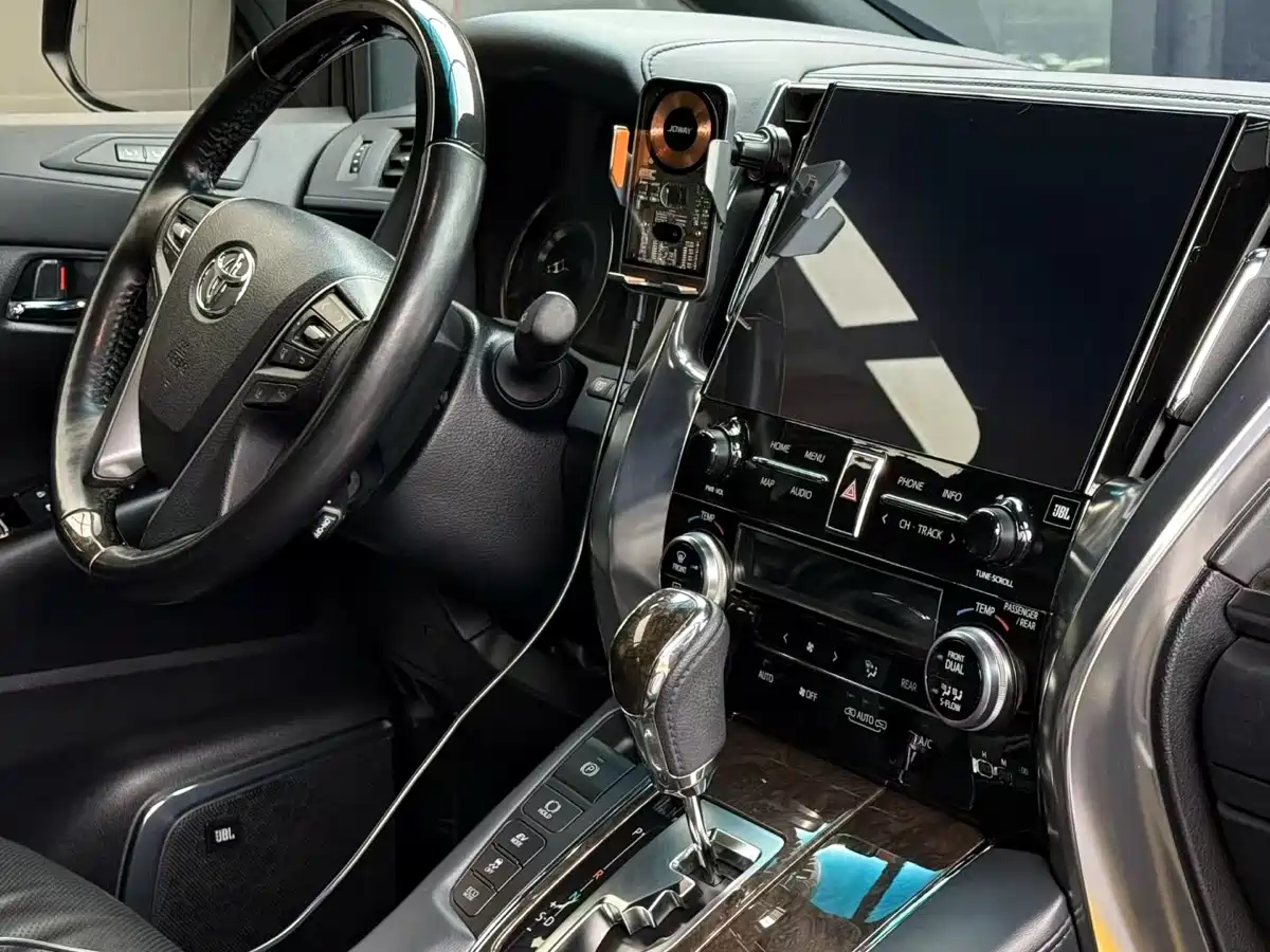 Toyota Alphard 2021 Hybrid 2.5L Premium фото 10