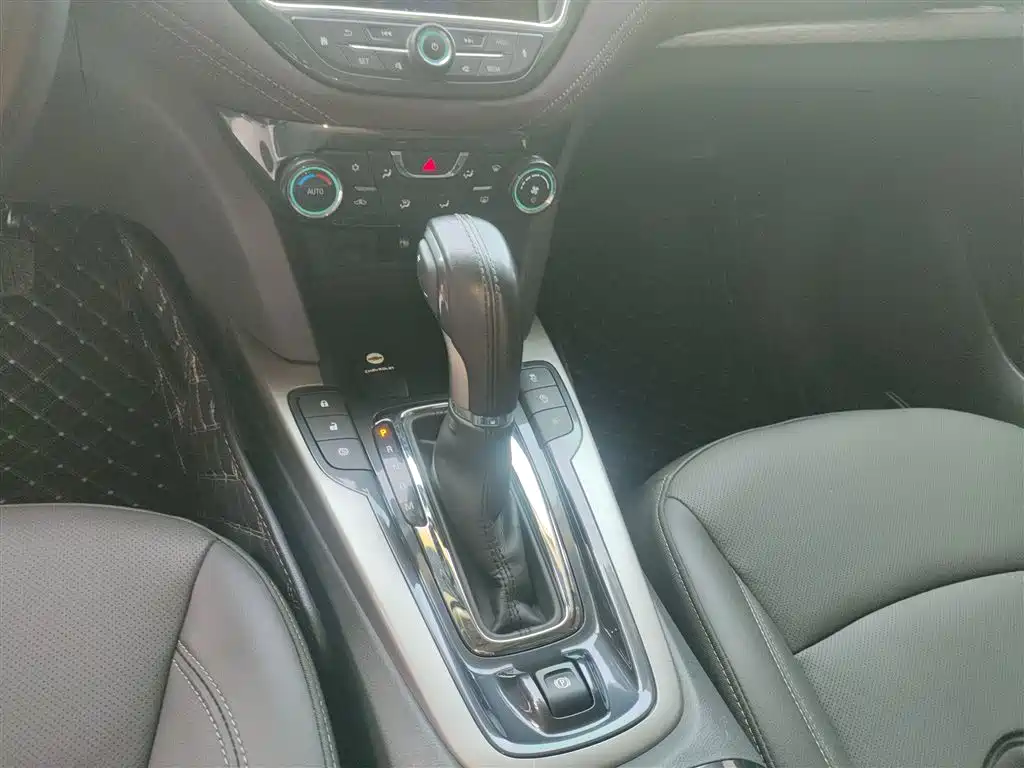 Chevrolet Malibu 2017 1.5T Automatic Luxury Edition фото 14