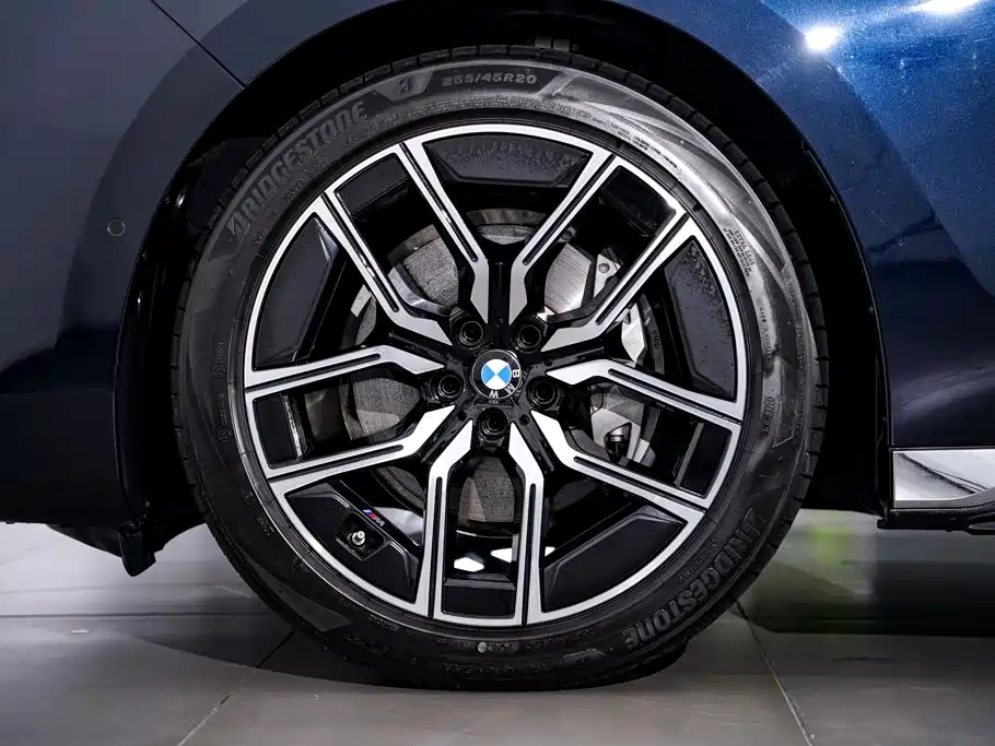 BMW 7 Series 2026 2023 Model 735Li M Sport Package