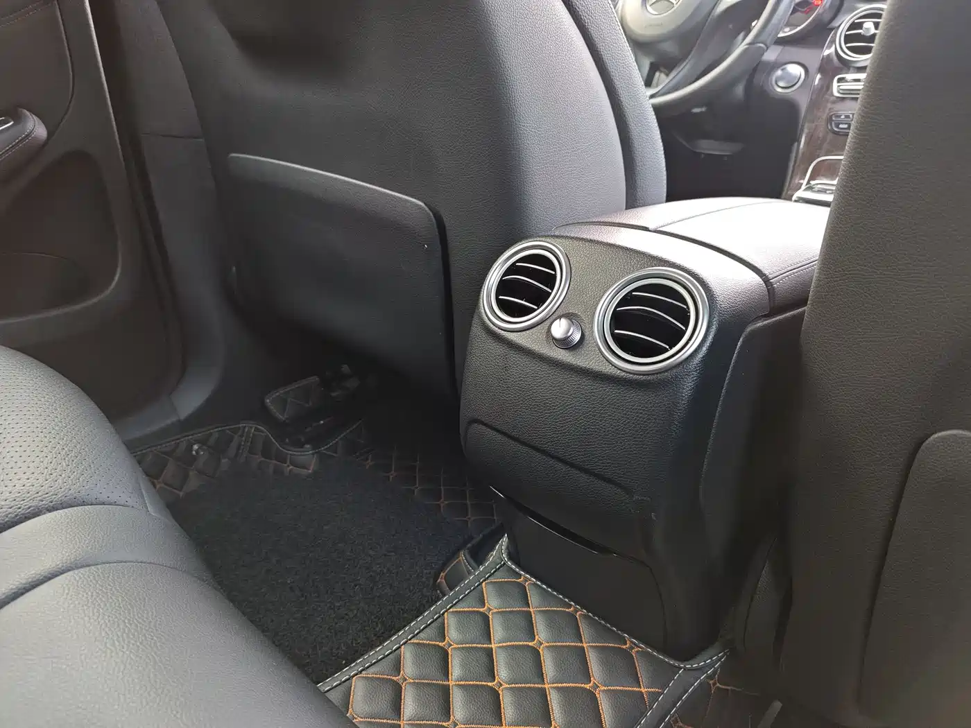 Mercedes-Benz GLC 2018 GLC 260 4MATIC Dynamic фото 16