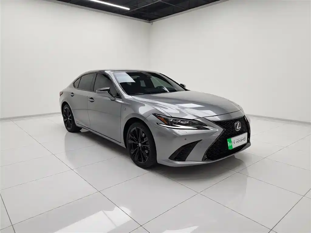 Lexus ES 2021 300h F SPORT фото 4