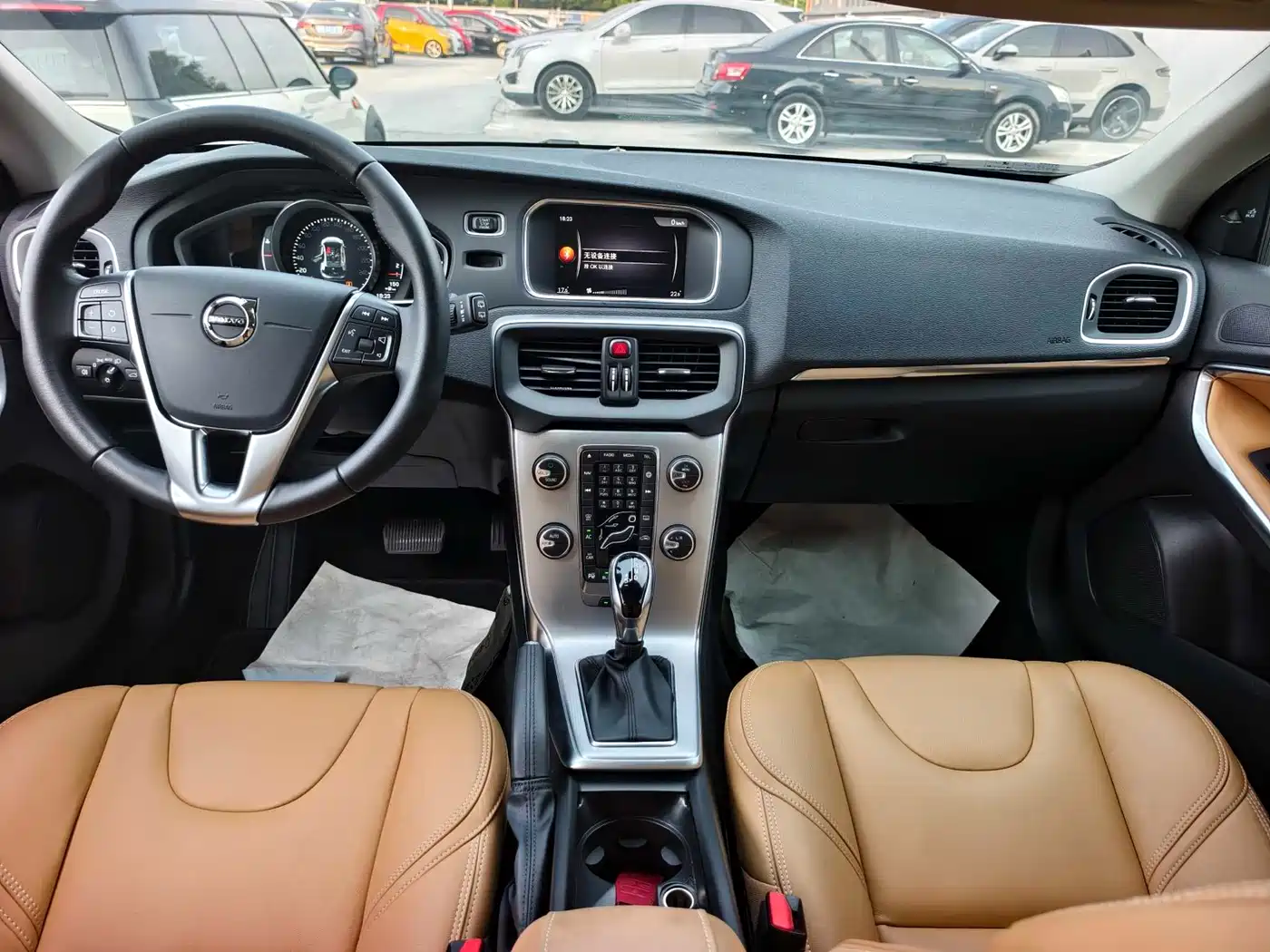 Volvo V40 2018 2018 T3 R-Design Edition