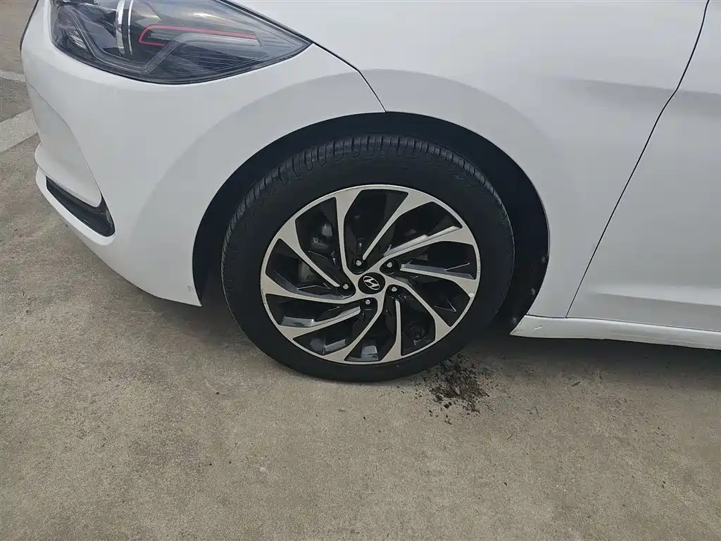 Hyundai Elantra 2019 1.5L CVT Smart Elite фото 23