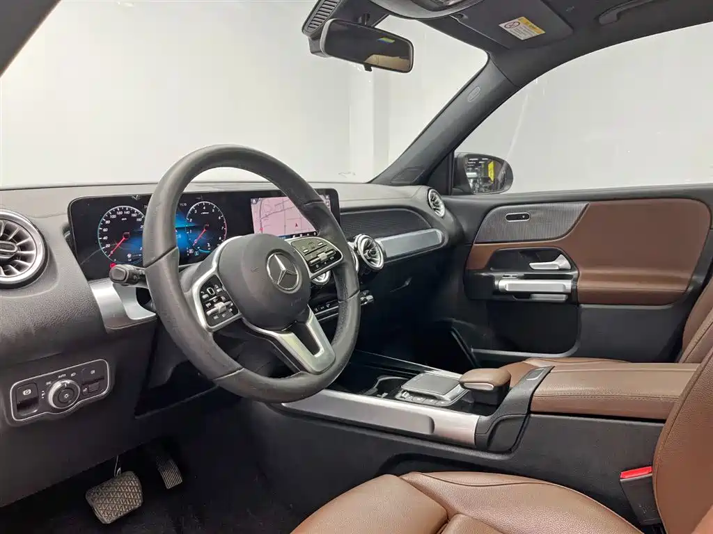 MERCEDES-BENZ GLB