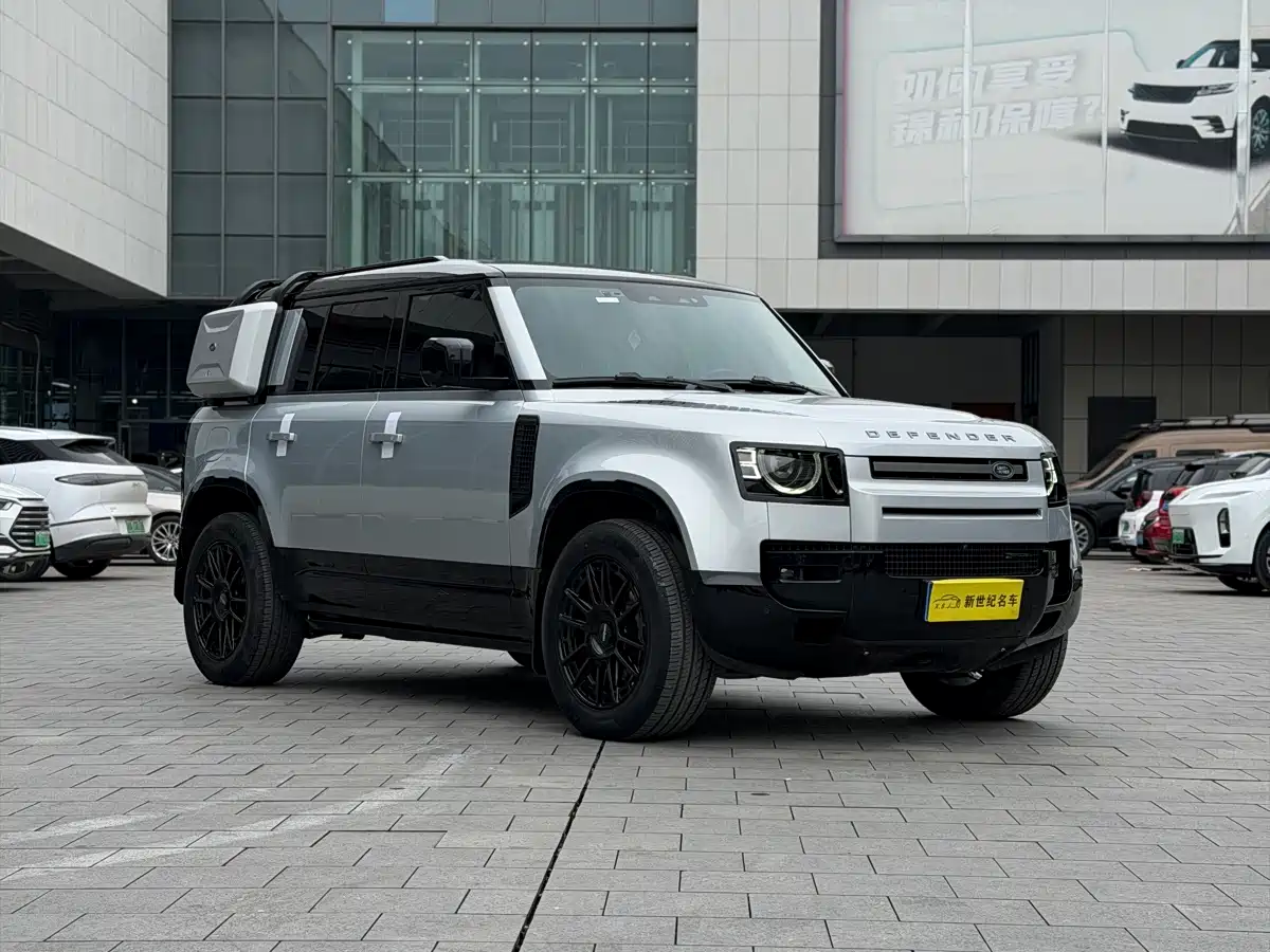 LAND ROVER DEFENDER