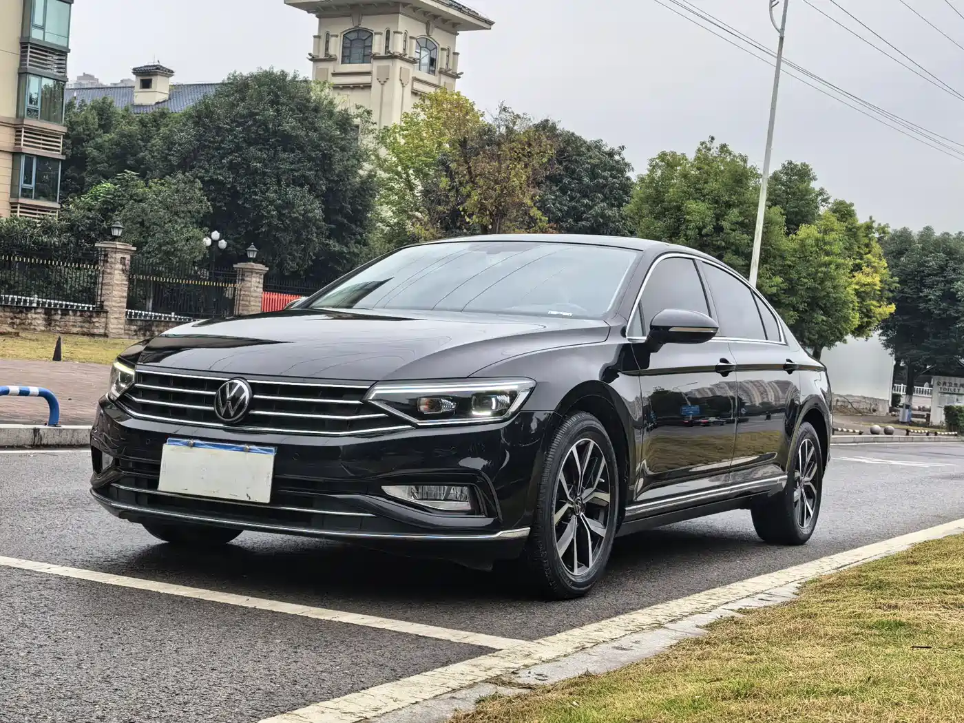 Volkswagen Magotan 2020 330TSI DSG Leading фото 2