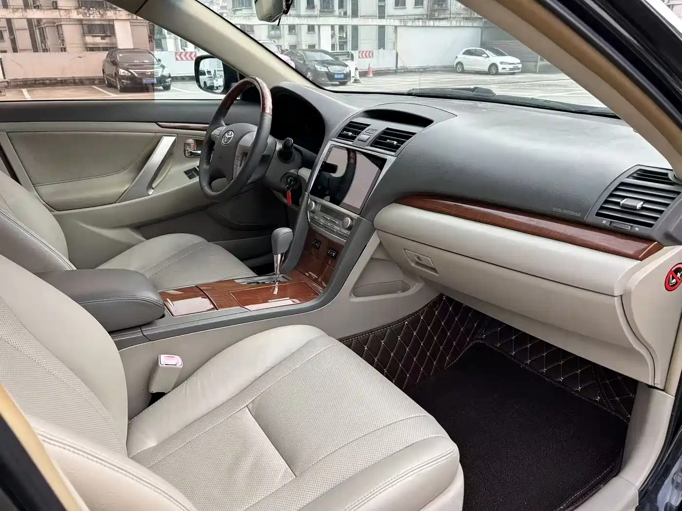 Toyota Camry 2013 200G Classic Luxury Edition фото 15