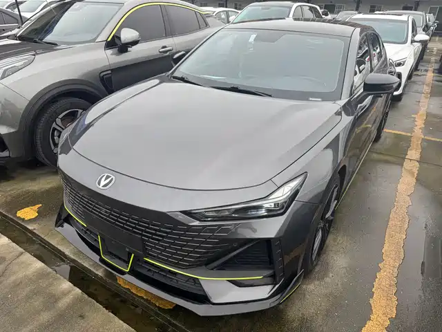  Changan Changan UNI-V 2022 1.5T Sport Edition