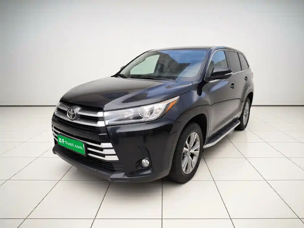 Фото 1 - Toyota Highlander