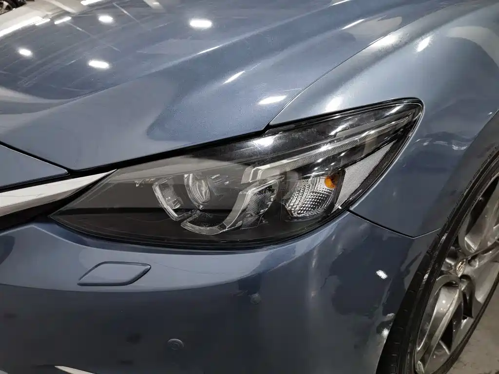 Photo 7 - Mazda Atenza