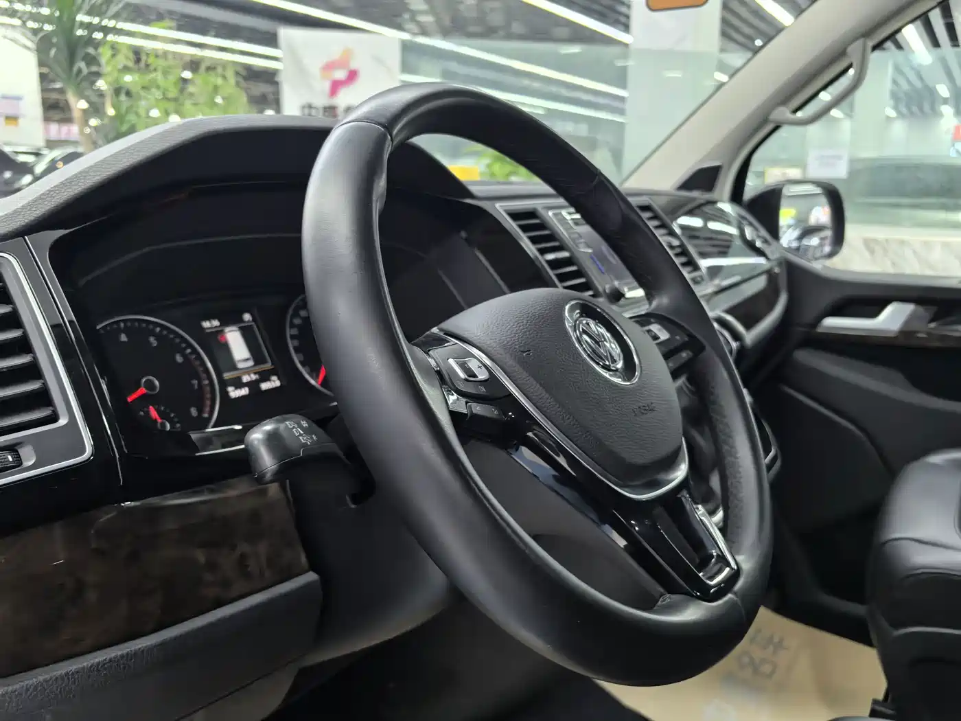 Volkswagen Multivan 2019 2019 2.0TSI 4WD Premium 7-seater
