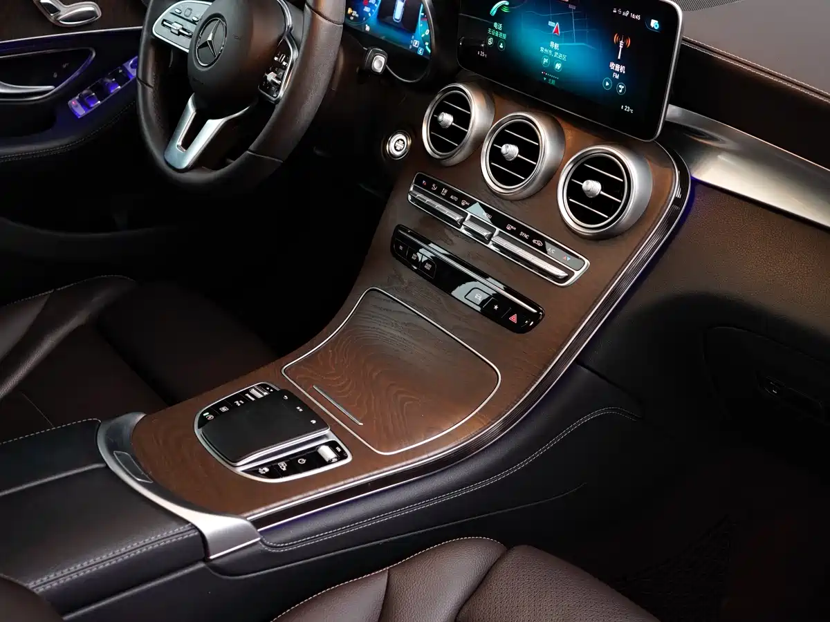 Mercedes-Benz GLC 2020 GLC 260 L 4MATIC Luxury фото 4