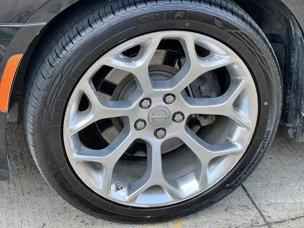 Chrysler 300C (Import) 2016 2016 3.0L Beyond Edition