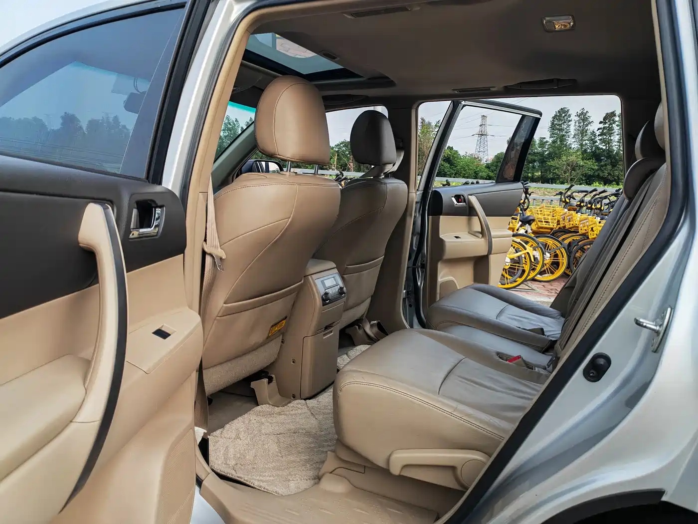Toyota Highlander 2011 2.7L 2WD 7-seat Luxury фото 13