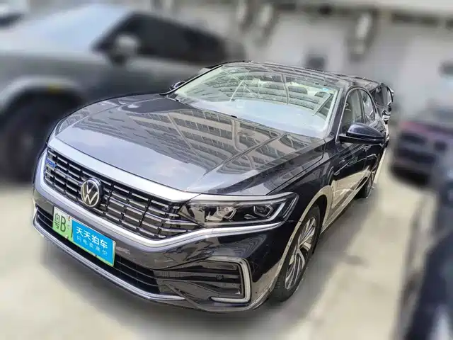 Volkswagen Passat New Energy 2023 430PHEV Hybrid Luxury — фото 1
