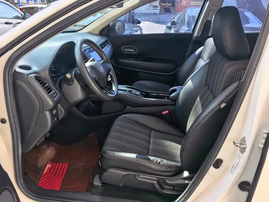 Фото 9 - Honda Vezel
