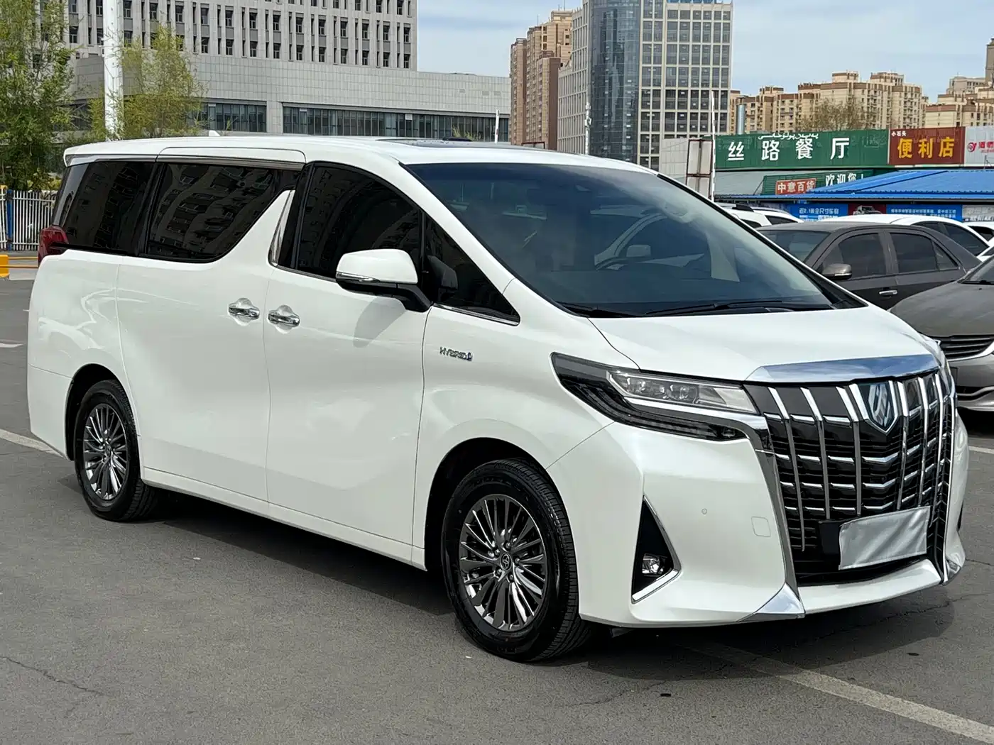 Toyota Alphard 2021 Hybrid 2.5L Premium фото 3