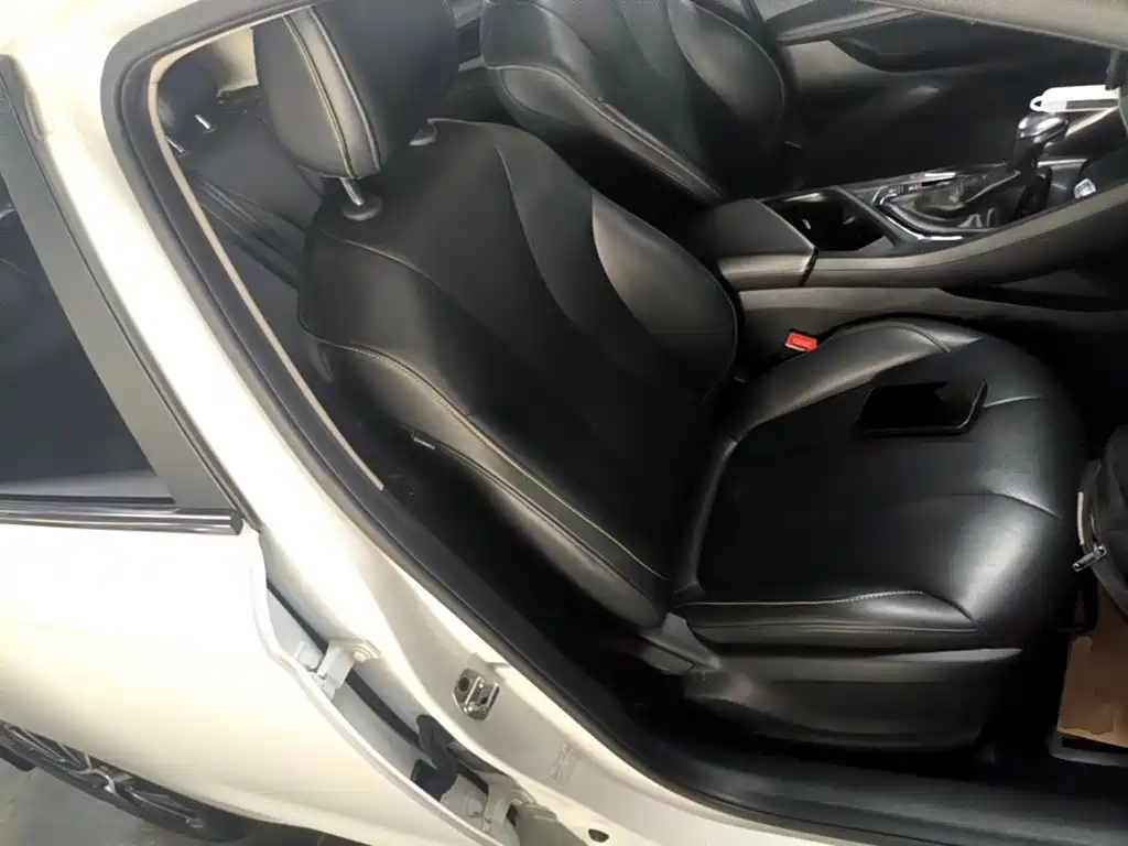 Фото 25 - Roewe i5