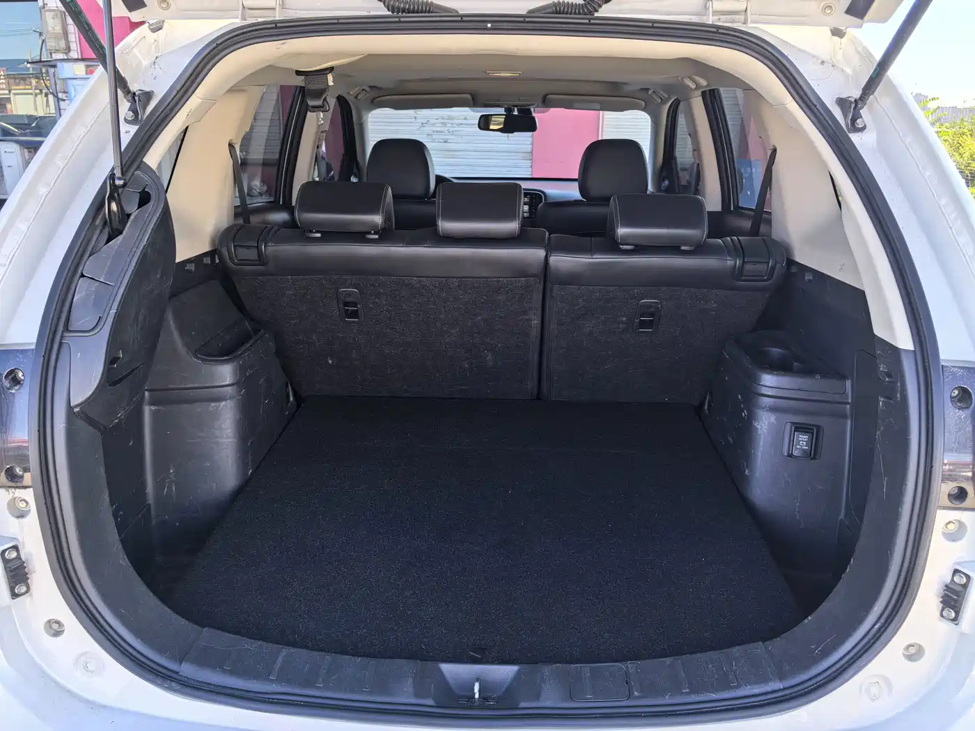 Photo 15 - Mitsubishi Outlander