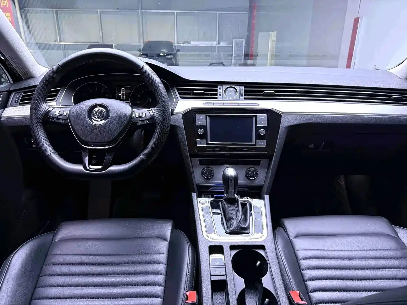صورة 8 - Volkswagen Magotan
