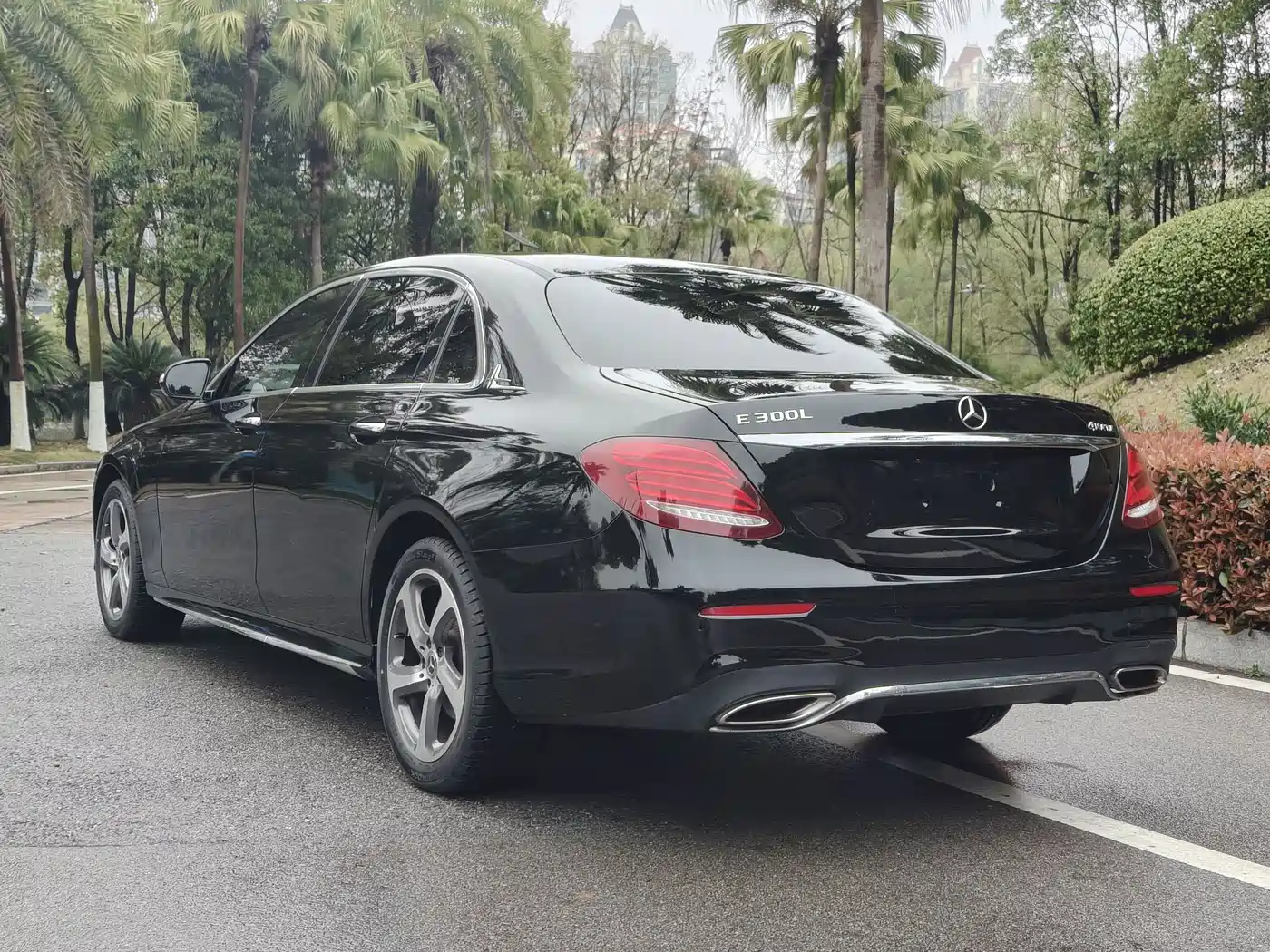 Mercedes-Benz E-Class 2017 E 300 L Sport Fashion фото 5