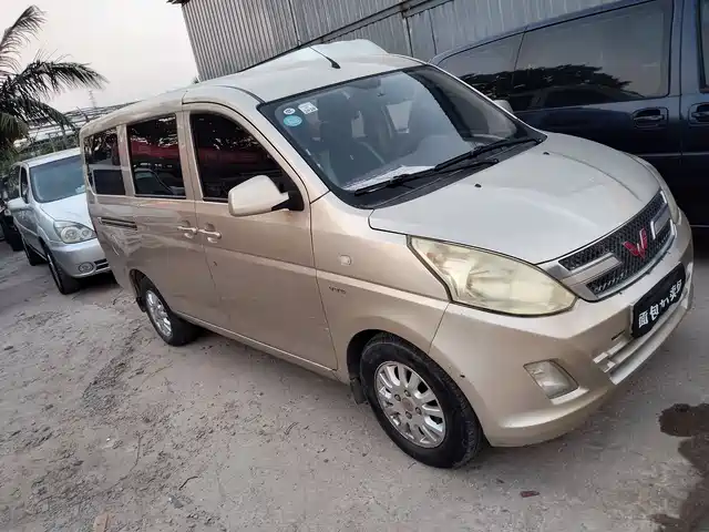 WULING WULING RONGGUANG V