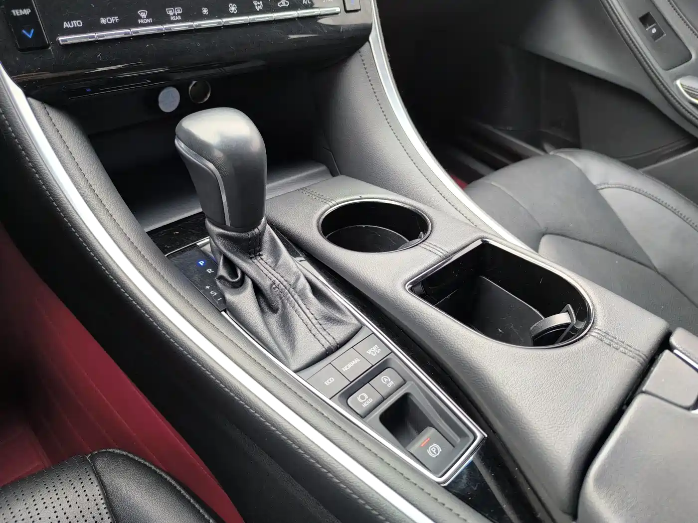Toyota Avalon 2023 2.5L Luxury Edition фото 23