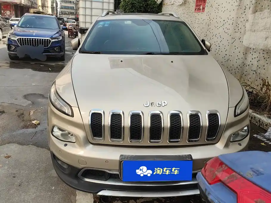 Фото 2 - Jeep Cherokee