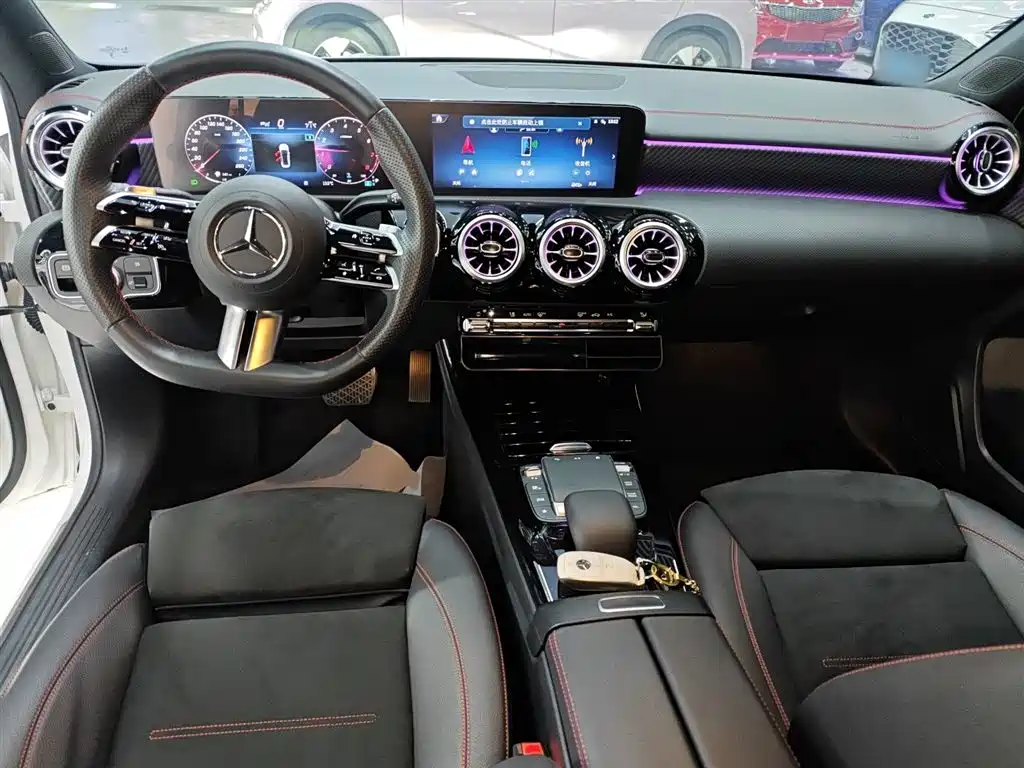 Mercedes-Benz A-Class 2024 A 200 L Fashion Edition фото 10