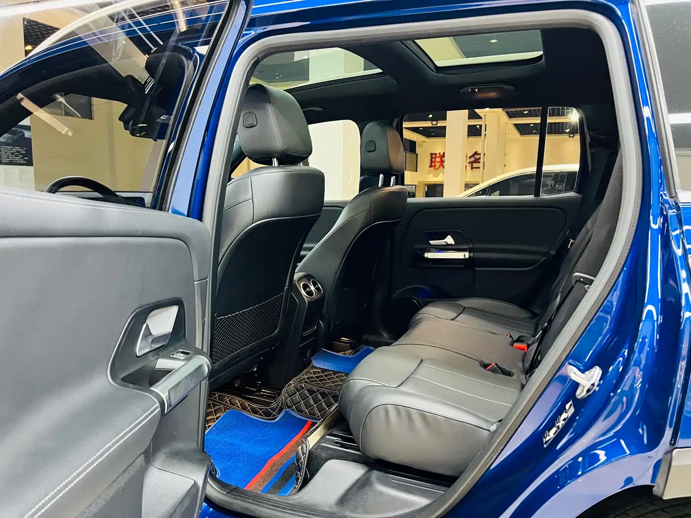 MERCEDES-BENZ GLB