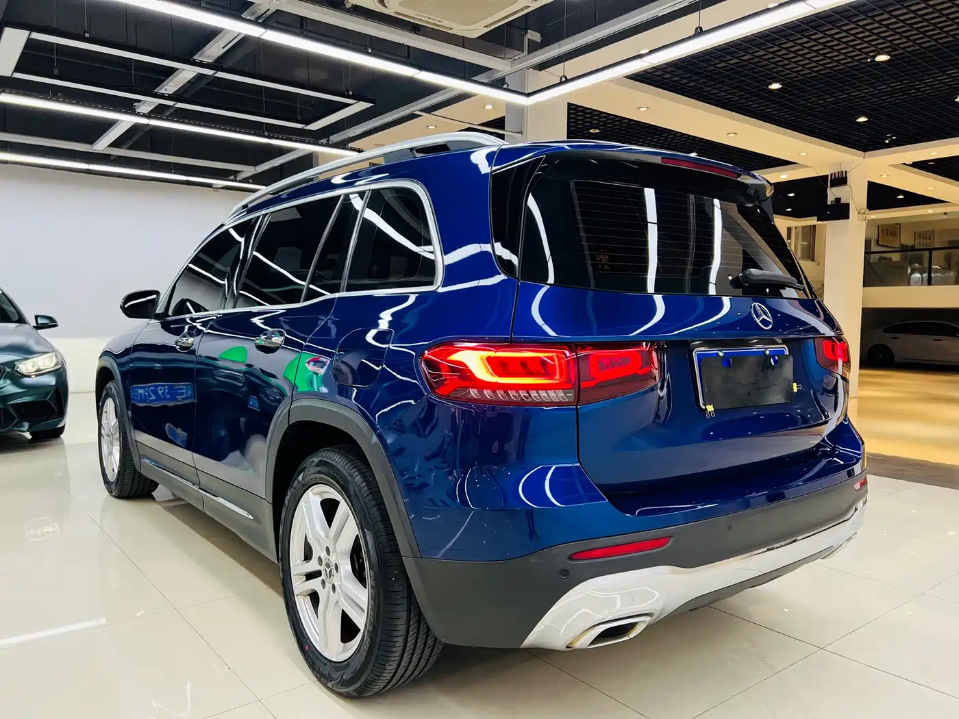 MERCEDES-BENZ GLB