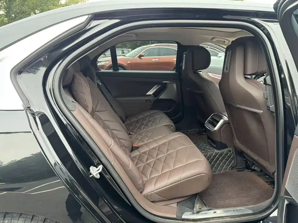 BMW 7 Series 2023 2023 Model 735Li M Sport Package