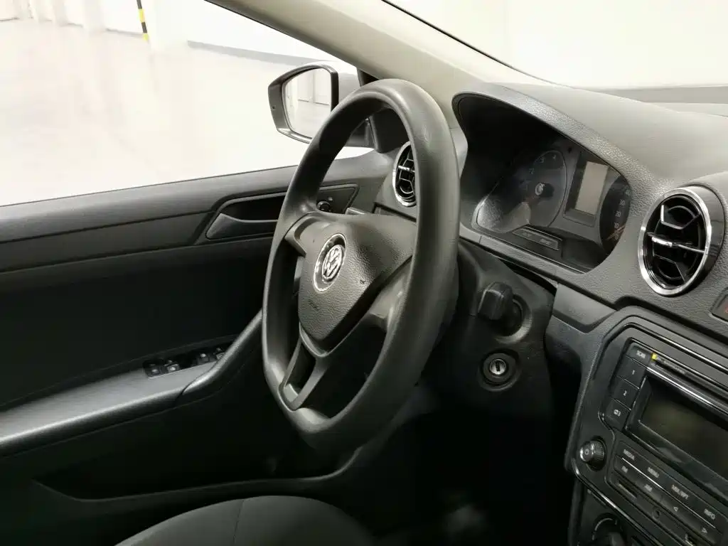Photo 22 - Volkswagen Jetta