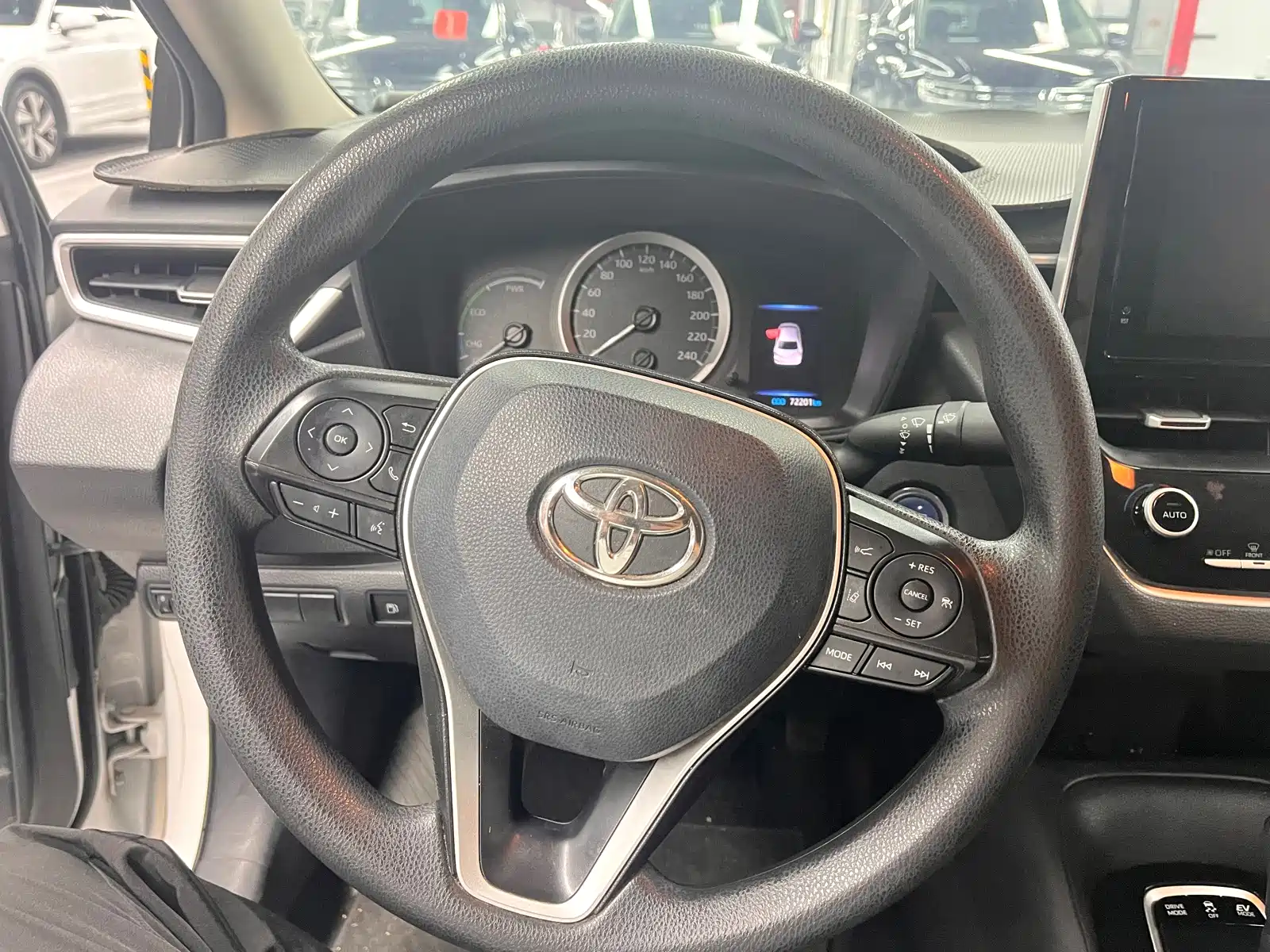 Фото 6 - Toyota Corolla