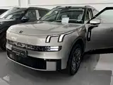 Фото 1 - Lynk & Co 900